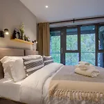 Quiet 2br Flat In Near Windermere Apartment
