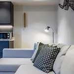 Quiet 2br Flat In Near Windermere Apartment *